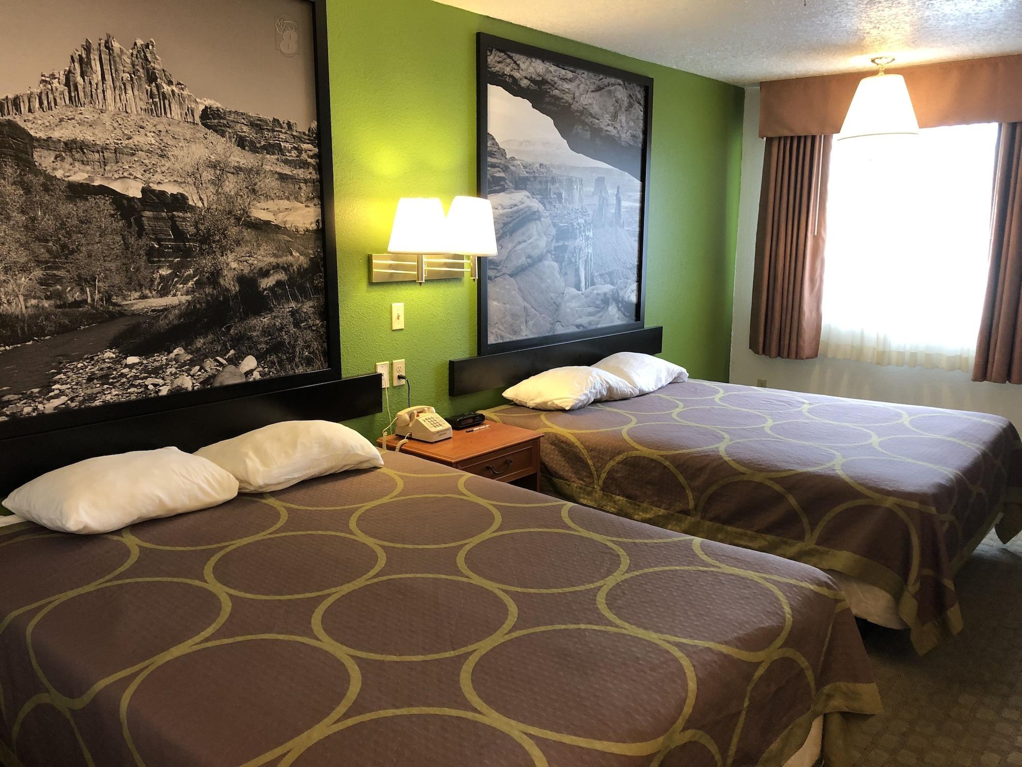 Motel Super 8 By Wyndham Price Extérieur photo
