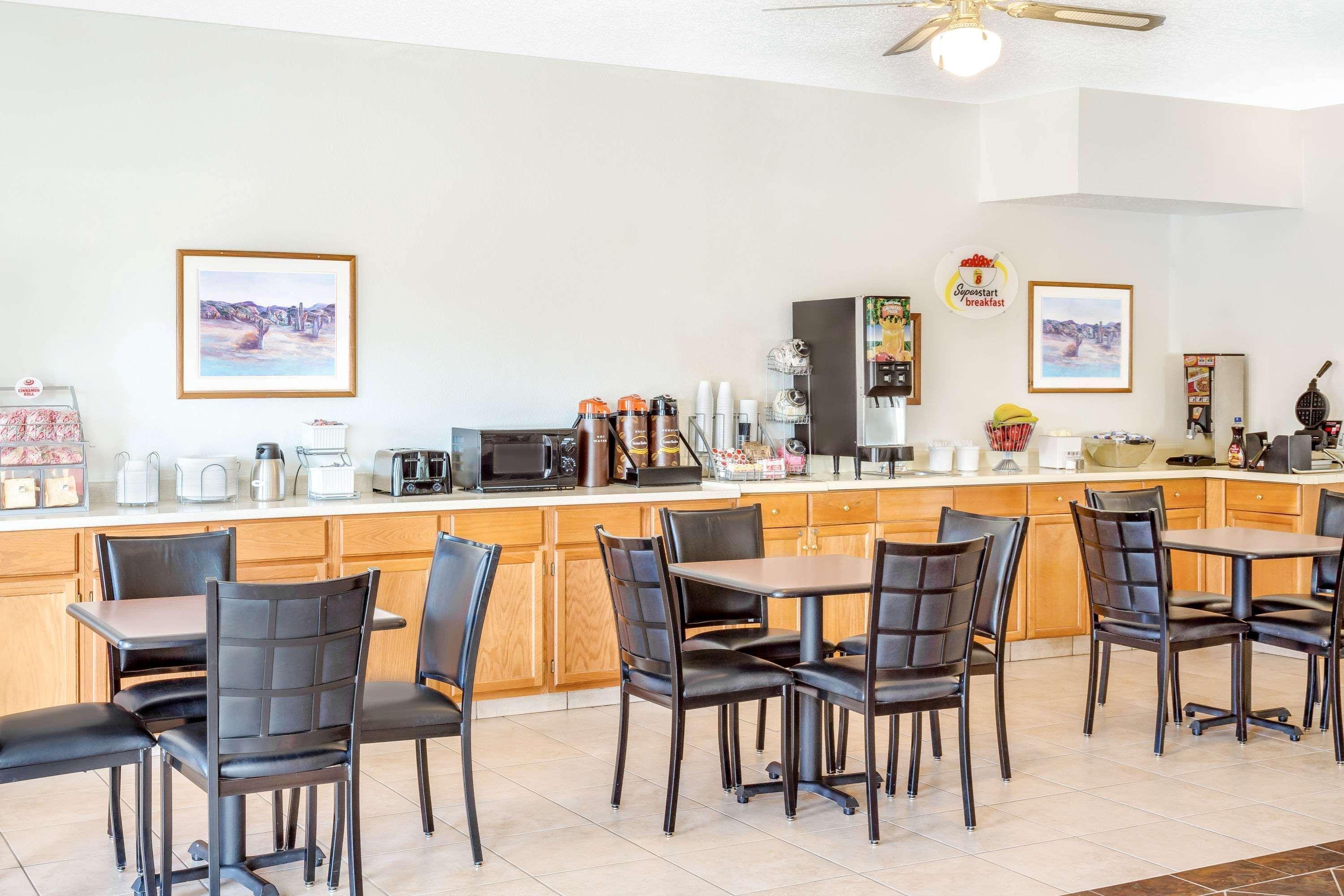 Motel Super 8 By Wyndham Price Extérieur photo