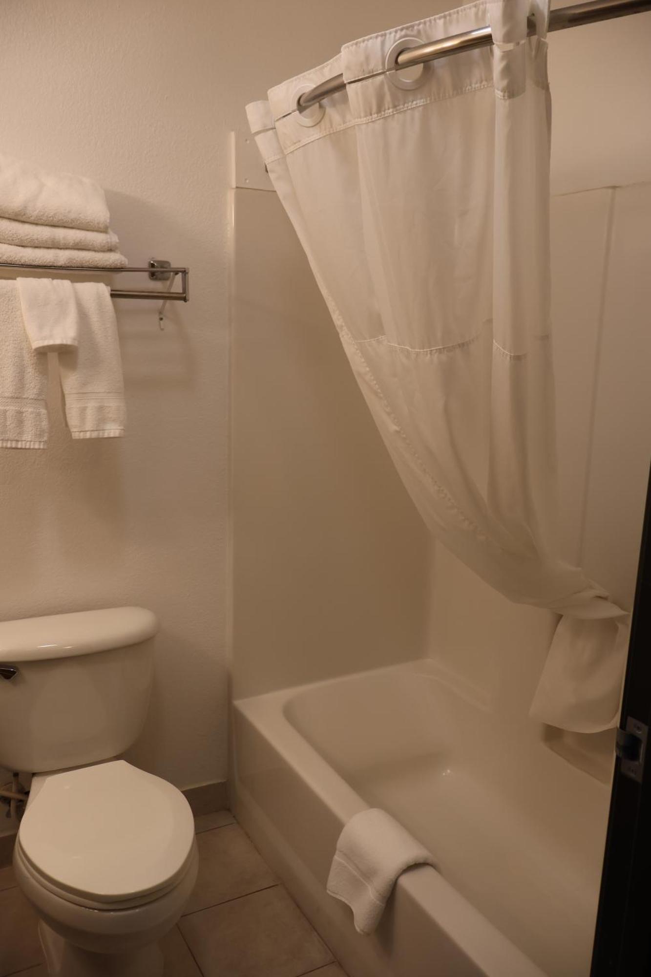 Motel Super 8 By Wyndham Price Extérieur photo