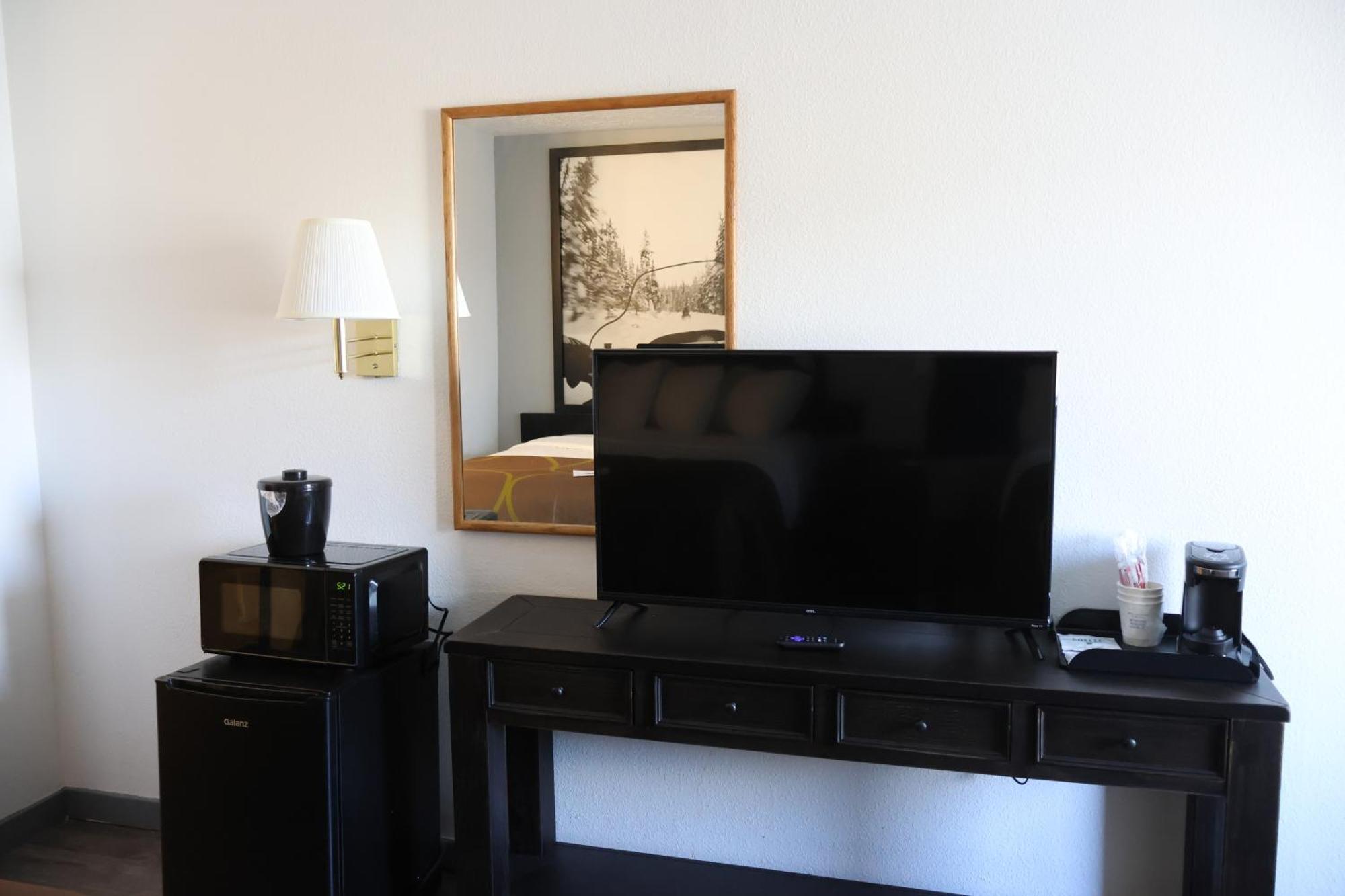 Motel Super 8 By Wyndham Price Extérieur photo
