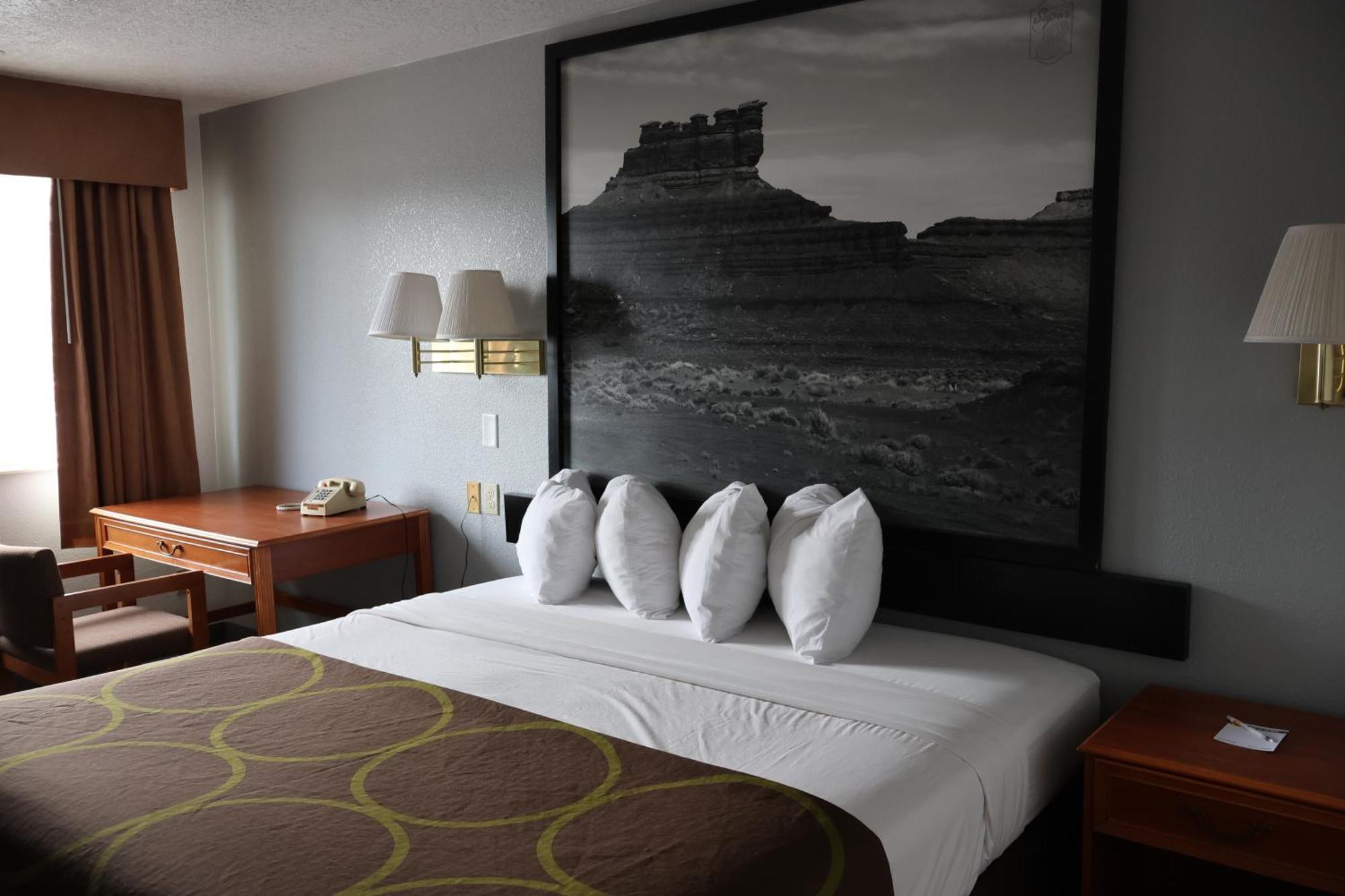 Motel Super 8 By Wyndham Price Extérieur photo