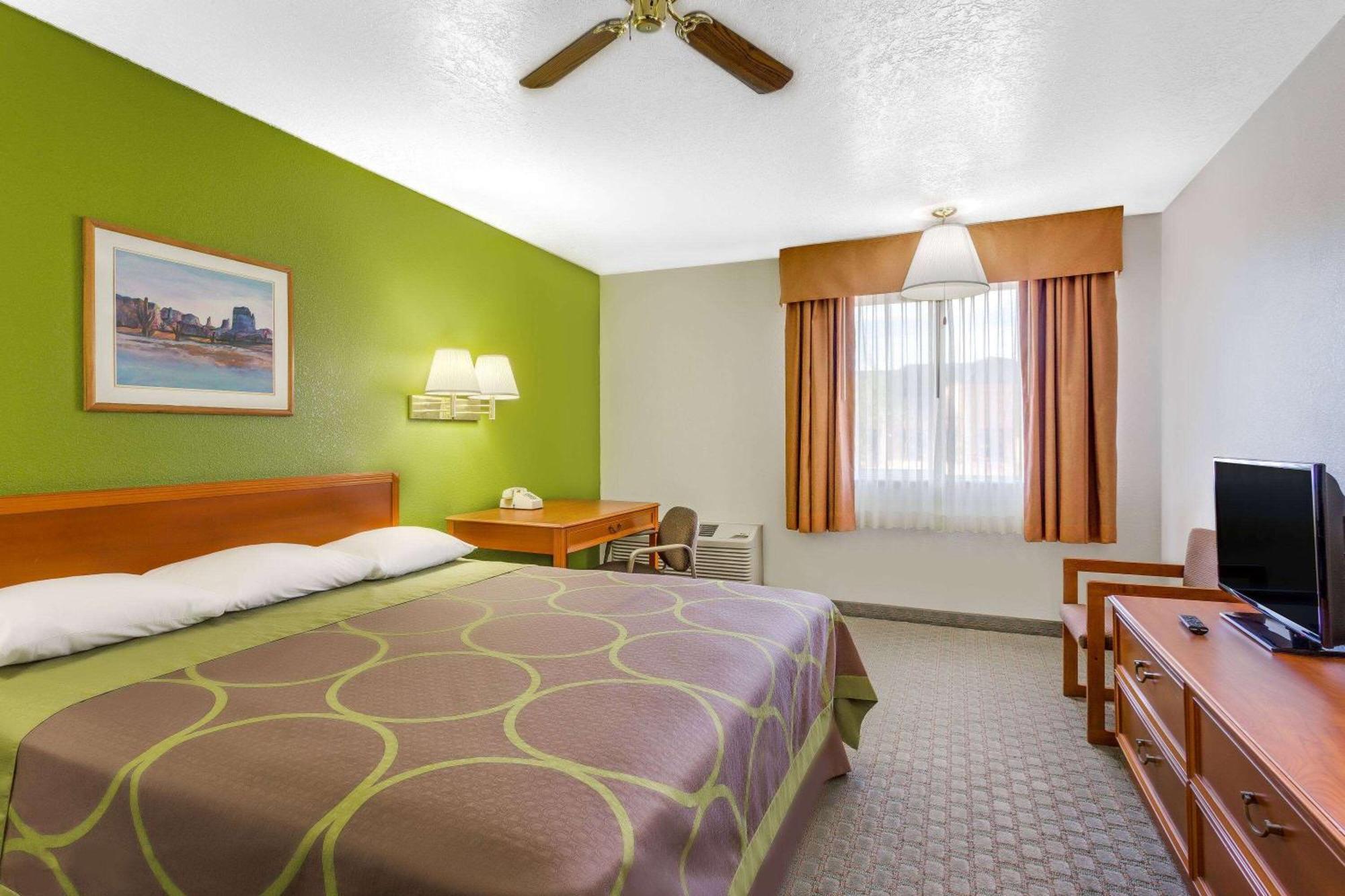 Motel Super 8 By Wyndham Price Extérieur photo