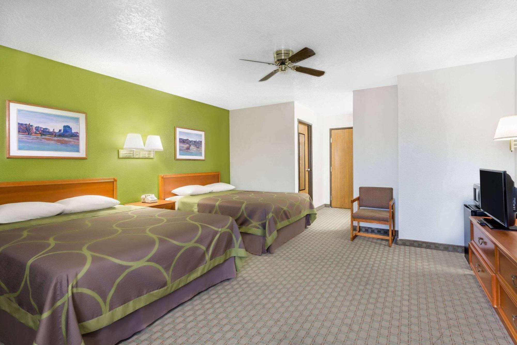 Motel Super 8 By Wyndham Price Extérieur photo